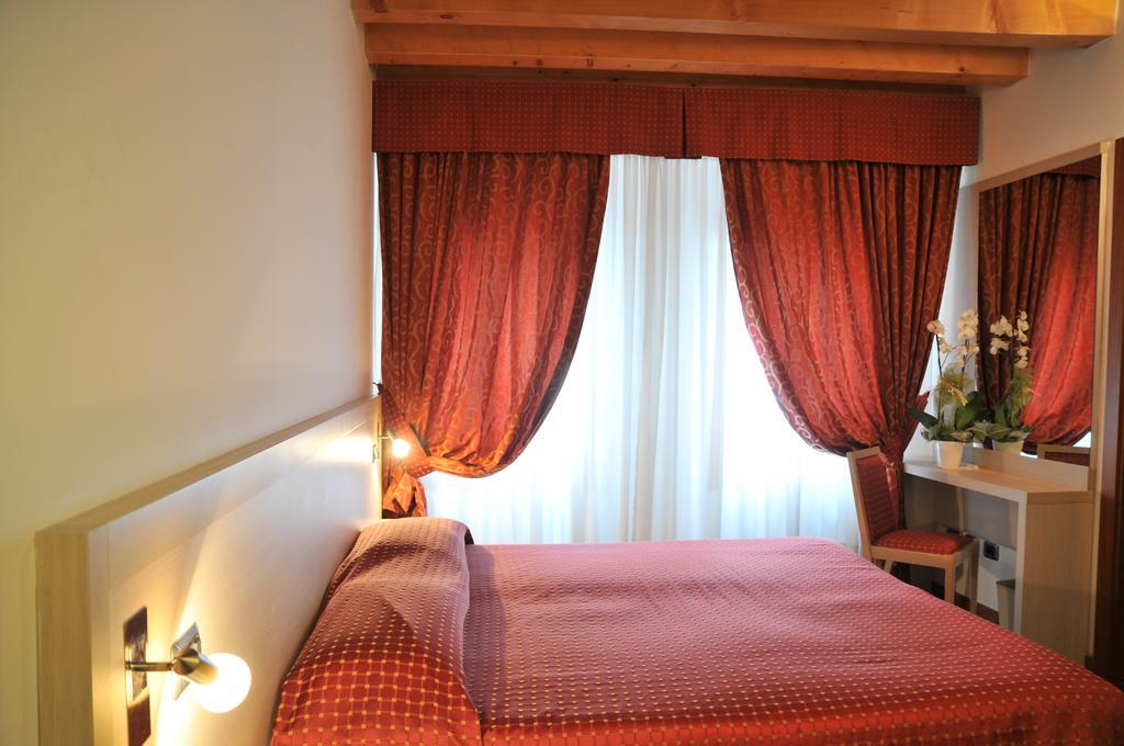 Hotel 5 Colonne Mirano Exteriér fotografie